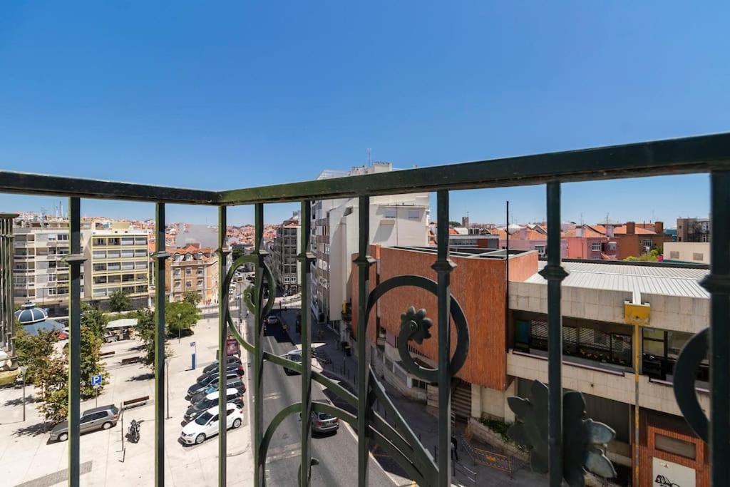 ליסבון Spacious Apartment Near Saldanha מראה חיצוני תמונה